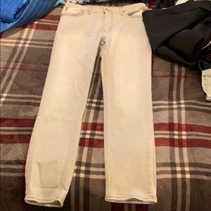 I am selling these white pants these are worn once